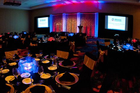 Banquet table setting
